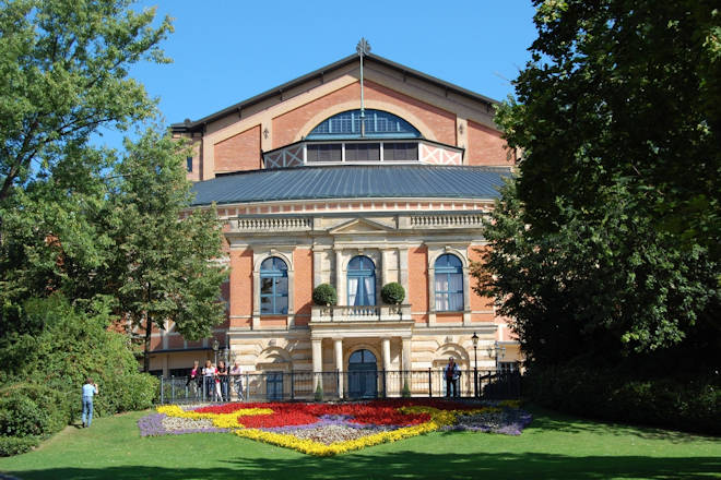 Das Bayreuther Festspielhaus, in dem jährlich die Bayreuther Festspiele stattfinden.