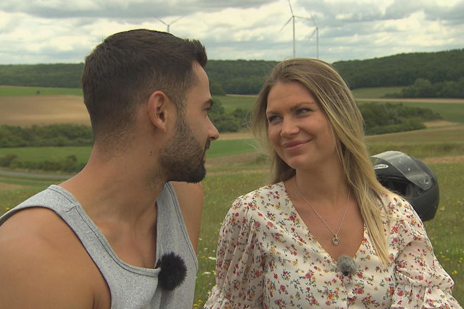 Heute bei "Bauer sucht Frau": Kerrin und Bastian wollen sich nach der Hofwoche wiedersehen.