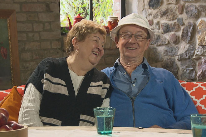 Heute bei "Bauer sucht Frau": Walter und Katharina sind glücklich. Der Hühnerbauer denkt sogar schon an Hochzeit.