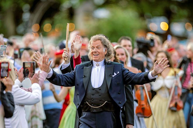 Walzer, Musicals und Emotionen: André Rieu heute (24.10.2026) um 20:15 Uhr im NDR Fernsehen.