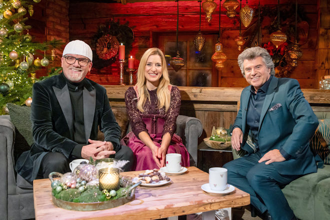 Auch Andy Borg (r.) ist zu Gast bei DJ Ötzi (l.) und Stefanie Hertel (M.).